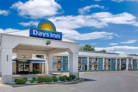 Days Inn by Wyndham N Little Rock East