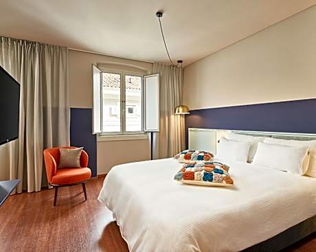 URBANAUTS STUDIOS Minelli