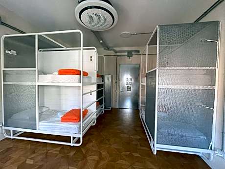 Bed in 6-Bed Mixed Dormitory Room