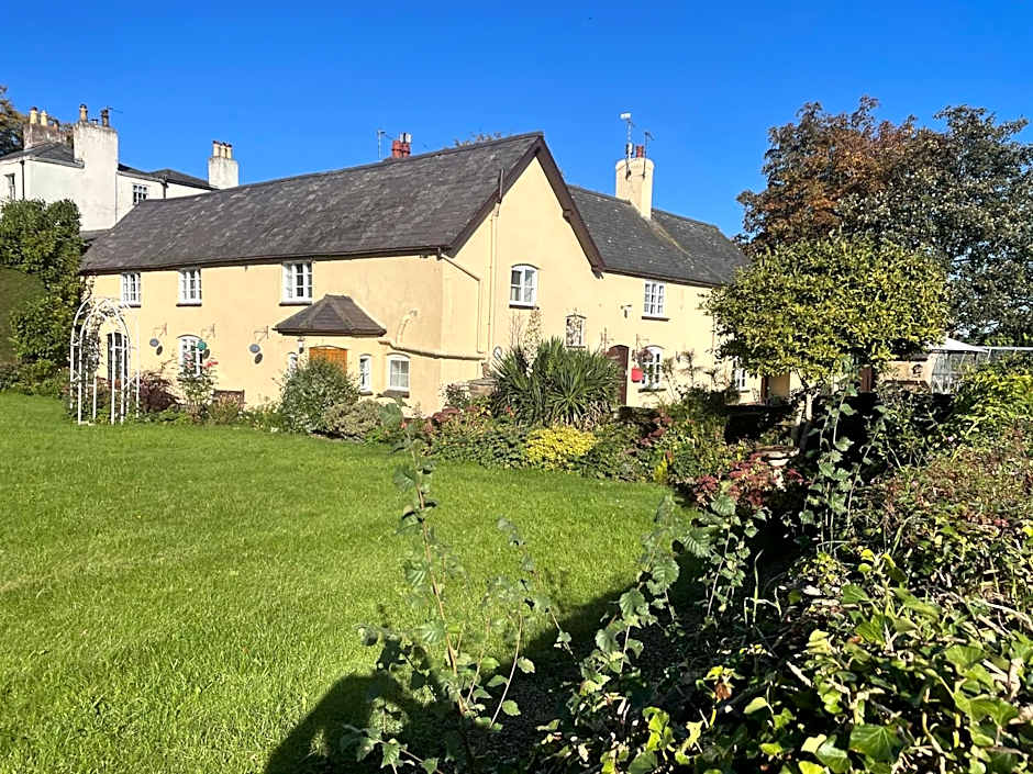 Oakenholt Farm Bed and Breakfast