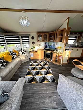 8 berth Waterside Ingoldmells V8 Santanavan 3
