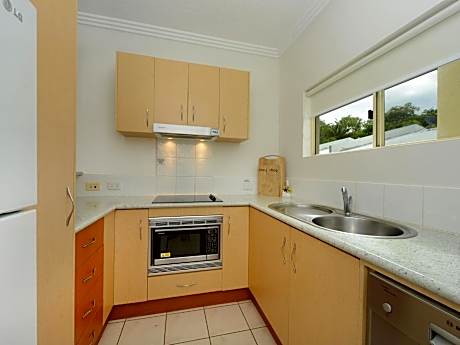 Two-Bedroom Apartment with Spa Bath