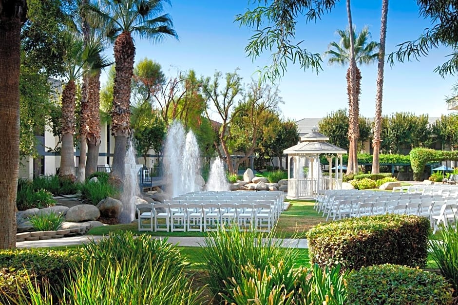 Four Points by Sheraton Bakersfield
