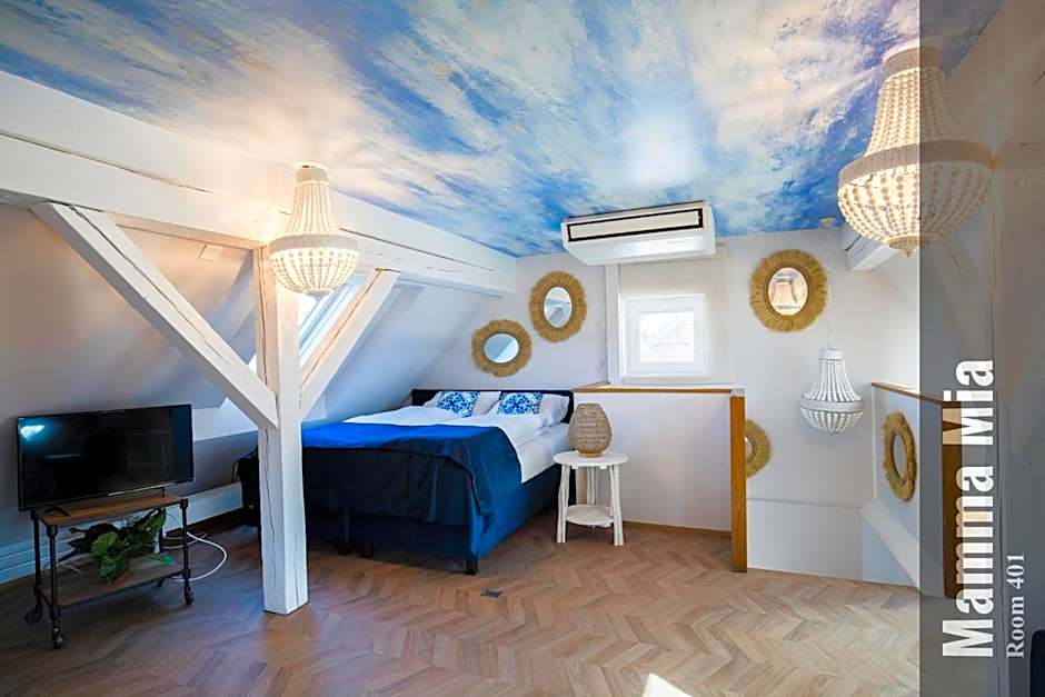 The Henry Self Check-In Guesthouse