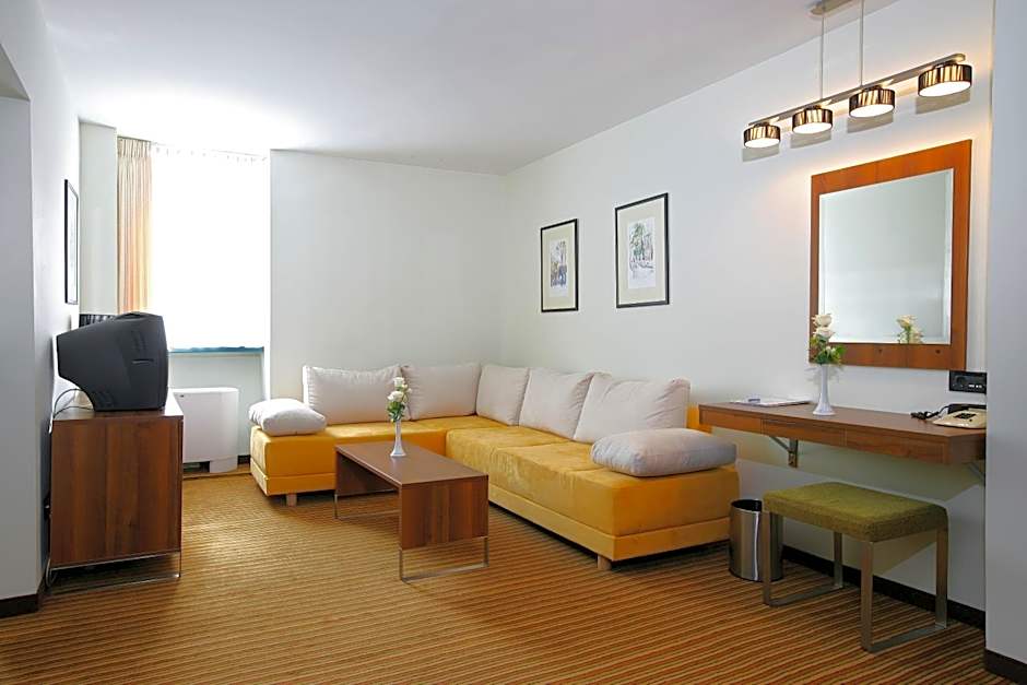 Photo 1 of 4 of Suite, Accessible
