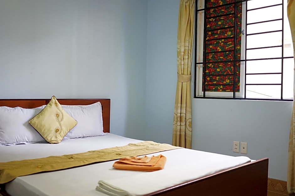 Ciao CatBa Hotel