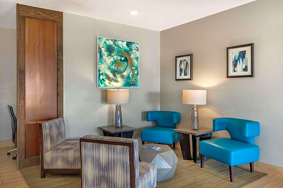 Best Western Clubhouse Inn & Suites