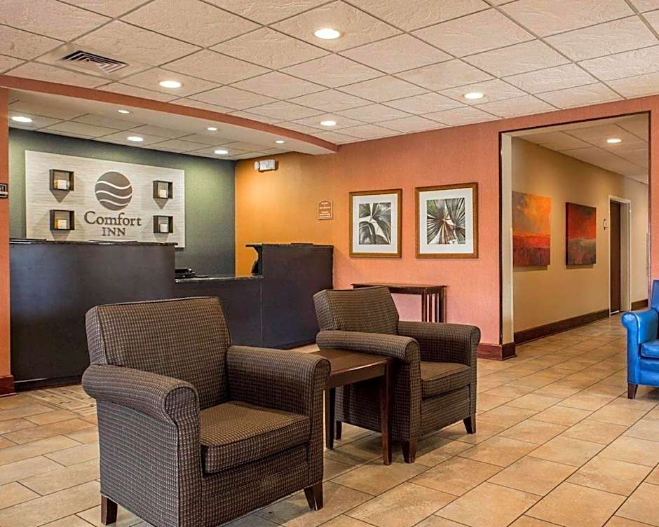 Comfort Inn & Suites Lumberton Central I-95
