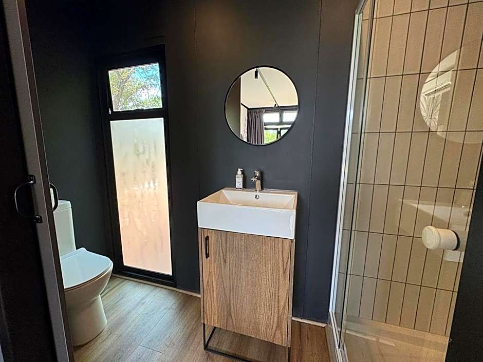 Shangri-La Country Hotel & Spa