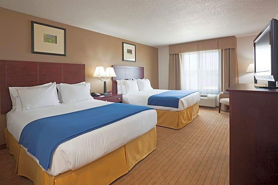 Holiday Inn Express Hotel & Suites Antigo By IHG