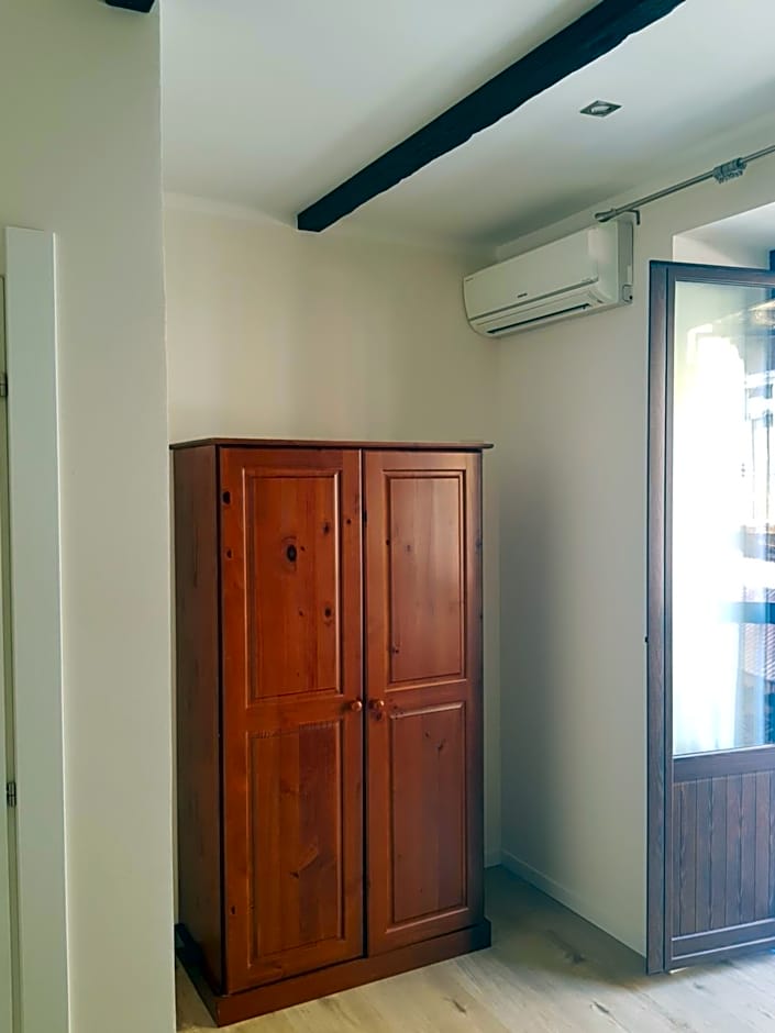 B&B Gisira