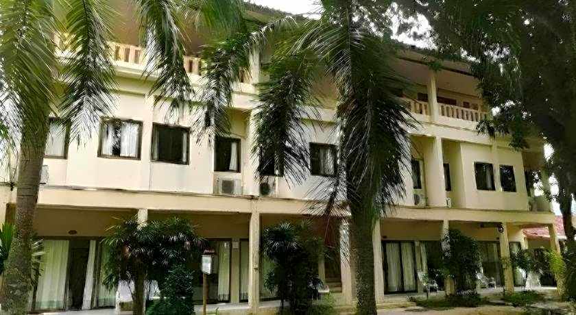 Jinta Hotel Nathon Beach