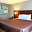 Travelodge by Wyndham Bloomington 