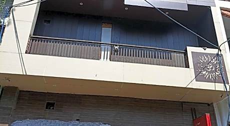 Hotel O KL khari Near Ashoka Park Mein Metro