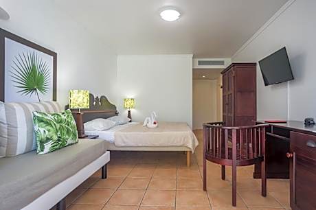 Studio with Terrace (3 People)