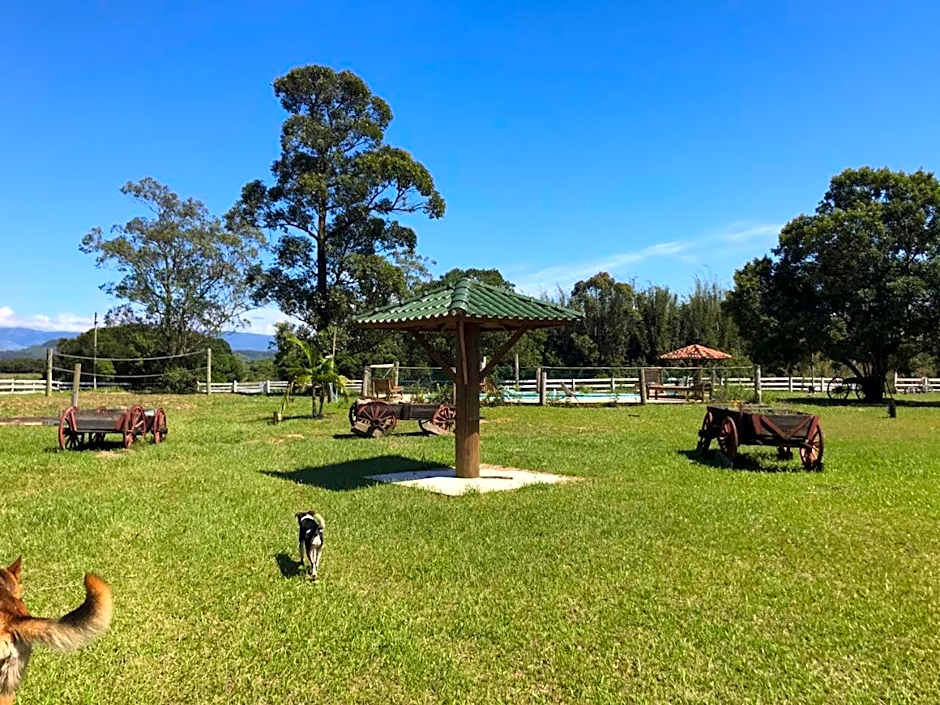Haras Trevo de Ferro, Praia, Piscina e Campo