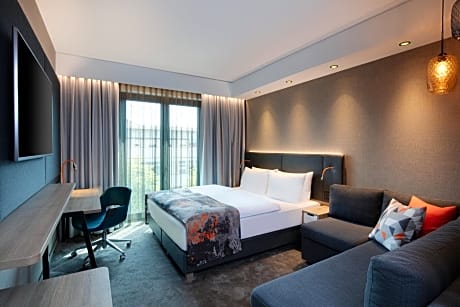 Standard Queen Room