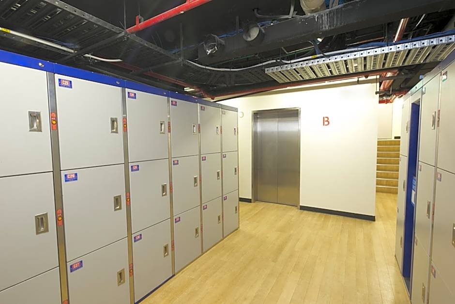 Hotel Ibis World Square