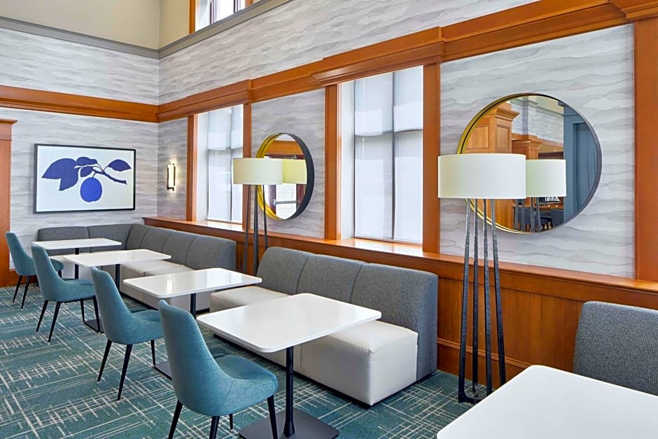 Hampton Inn By Hilton & Suites Saratoga Springs Downtown