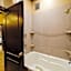 OYO Pinewood Inn & Suites Silsbee