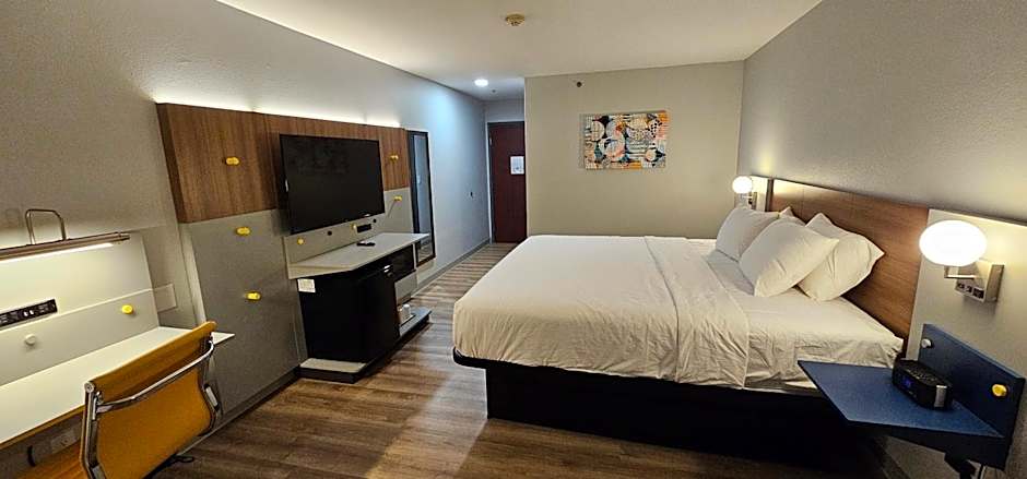Microtel Inn & Suites by Wyndham Tulsa  Catoosa/Route 66
