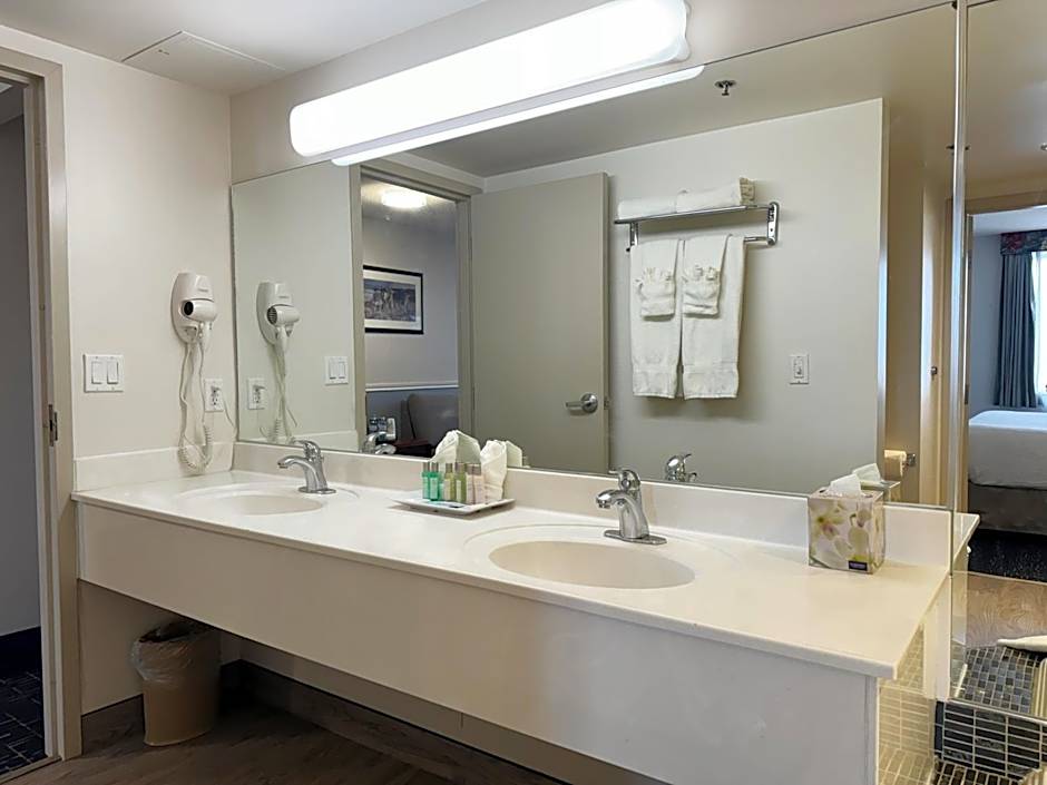 Divya Sutra Plaza and Conference Centre Calgary Airport