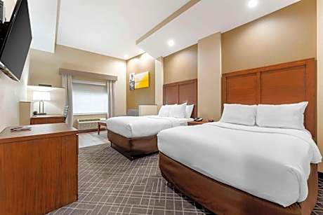 2 Double Beds, Suite, Nonsmoking