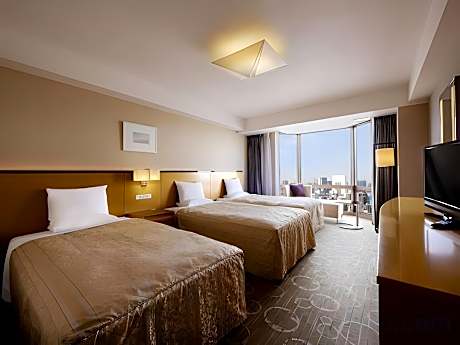 Standard Triple Room With City Side - Smoking