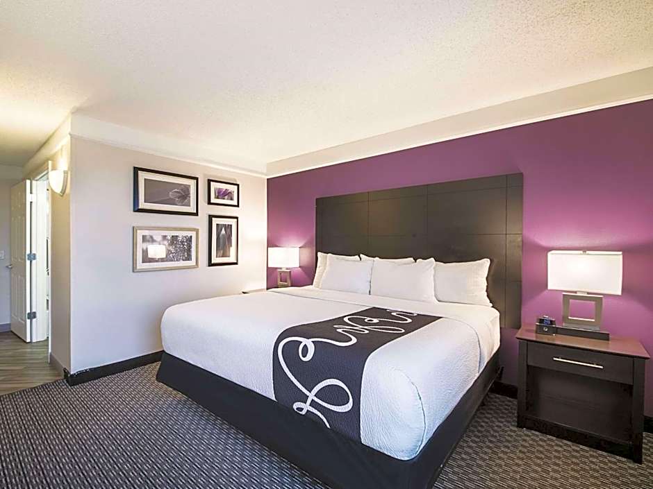 La Quinta Inn & Suites by Wyndham Austin Round Rock