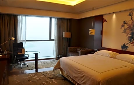 Executive King Room with City View