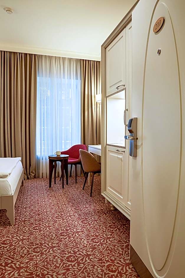 Ratonda Centrum Hotels