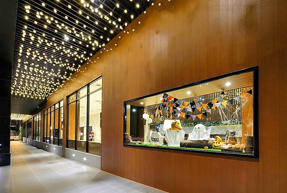 Aeris International Hotel