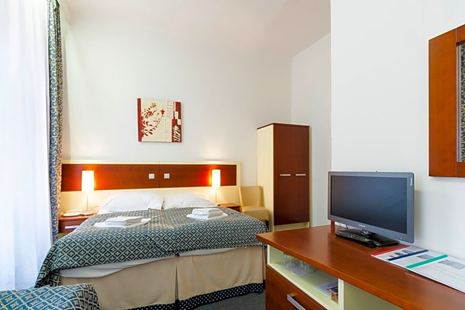 City Partner Hotel Atos In Prague