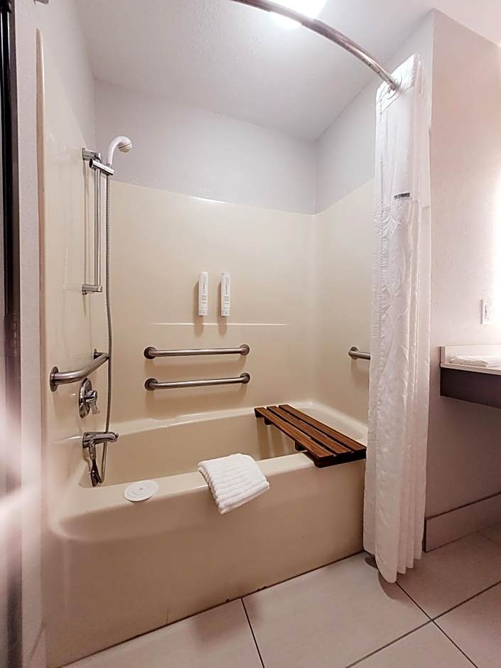 Clarion Pointe Harrodsburg-Danville