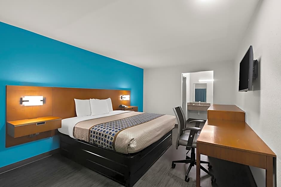 Photo 1 of 7 of King Room - Non Smoking