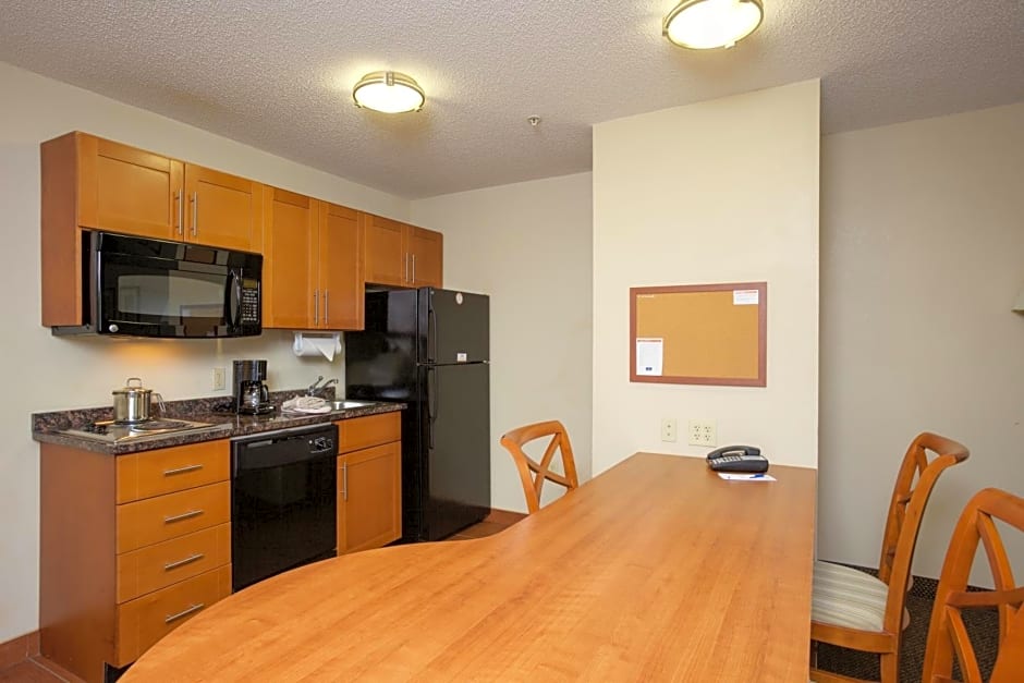 Candlewood Suites Richmond Airport Hotel By IHG