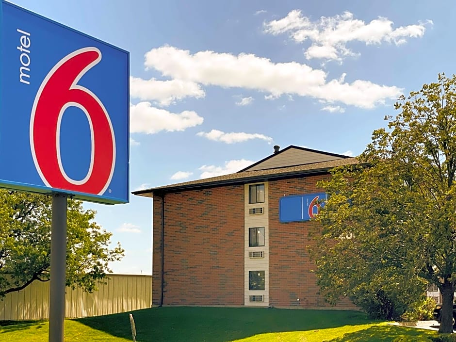 Motel 6 Elk Grove Village, IL - O'Hare