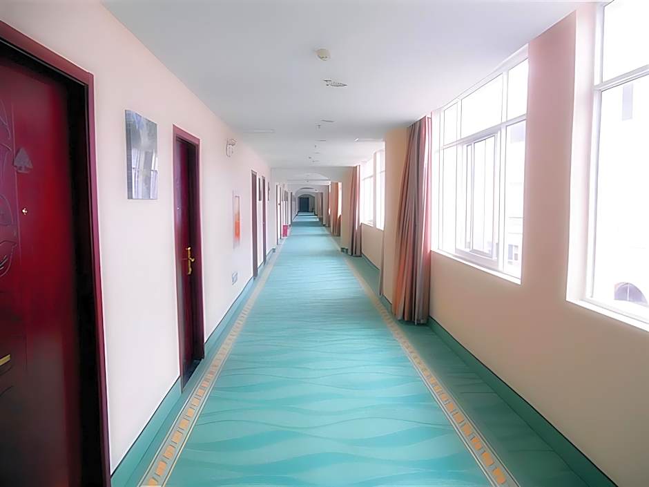 Green Tree Inn Taicang Baolong Square Hotel