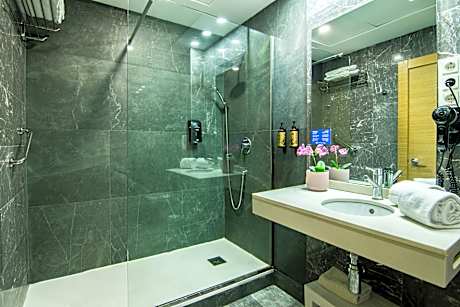 Standard Double Room (2 Adults)