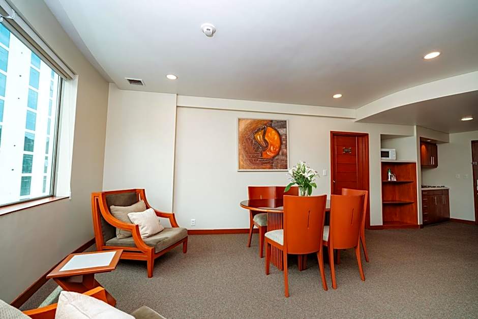 Suites Camino Real