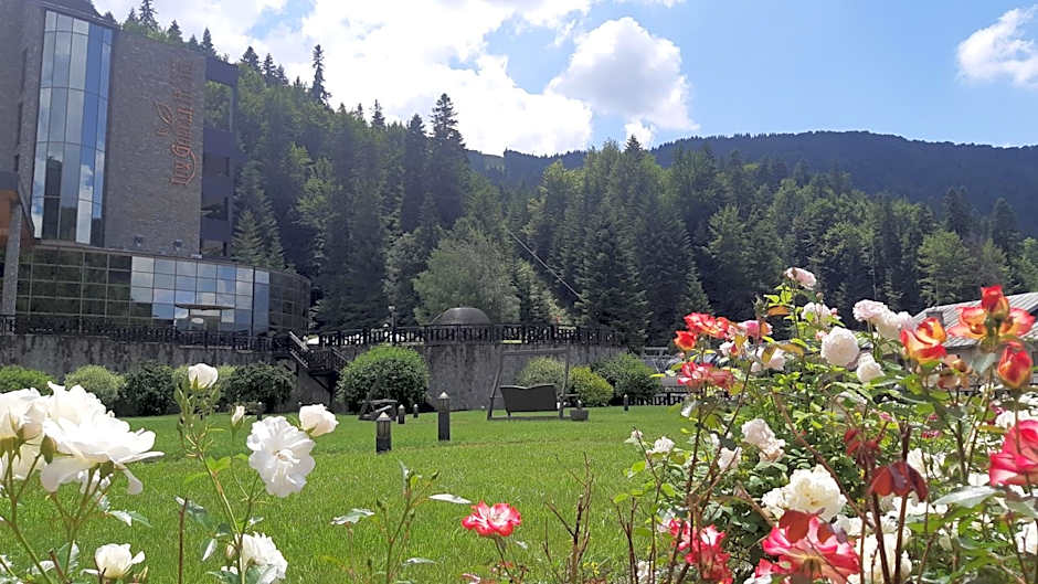 Lux Garden Hotel