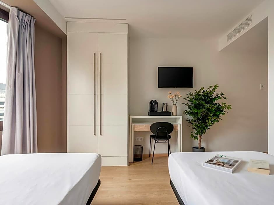 Limehome Barcelona Carrer de Fontcoberta - Digital Access