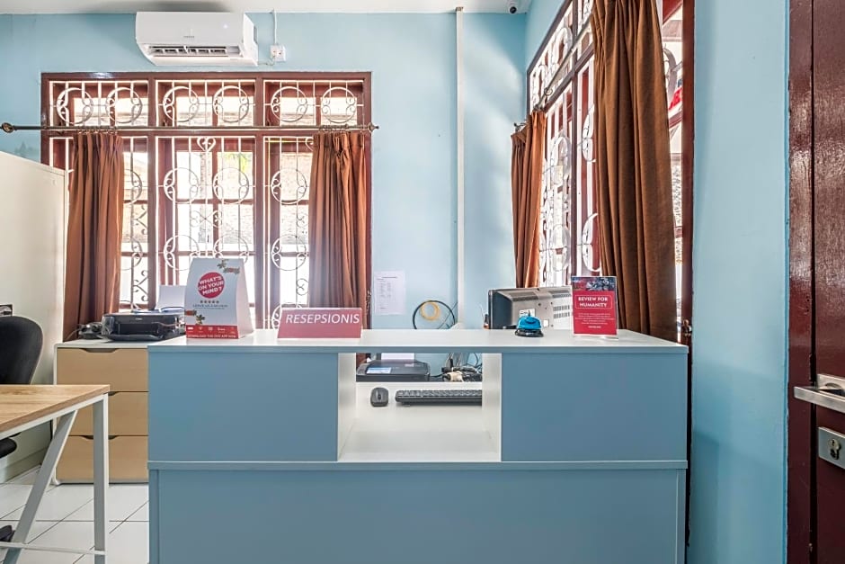 OYO 1568 Stasiun Ka Cirebon Guest House