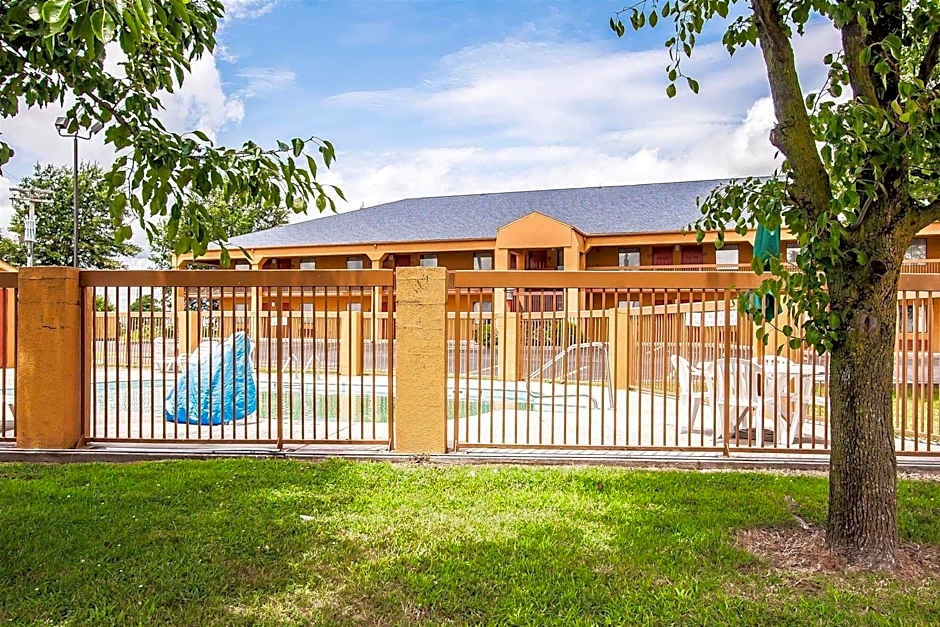 The Riverstone Hotel