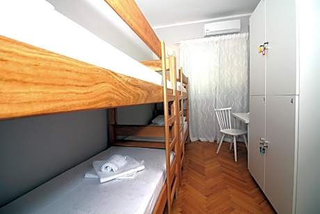 Bed in 4-Bed Mixed Dormitory Room