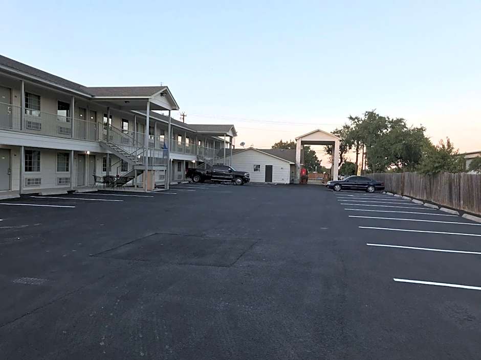 Cedar Creek Inn