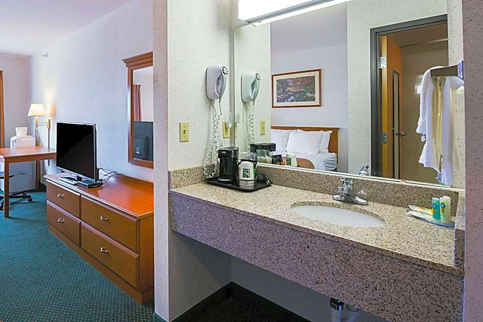 Quality Inn & Suites