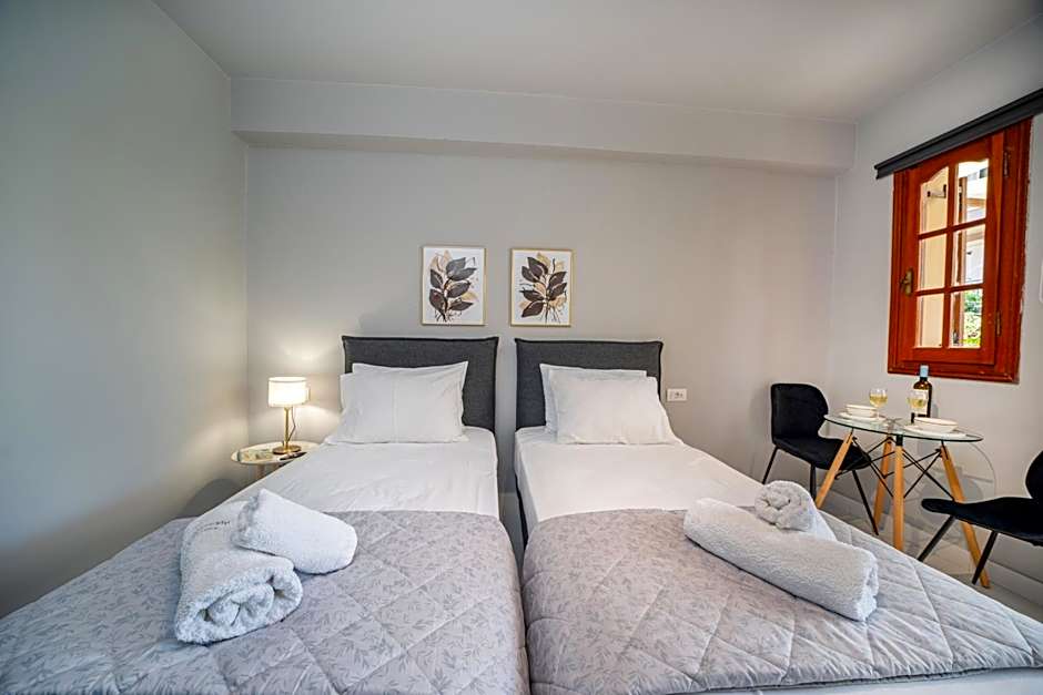 Mary's Studios & Apartment