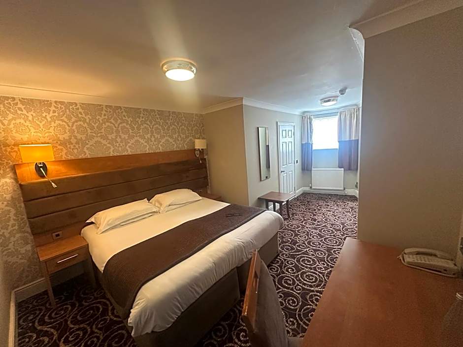 The Legacy Rose & Crown Hotel