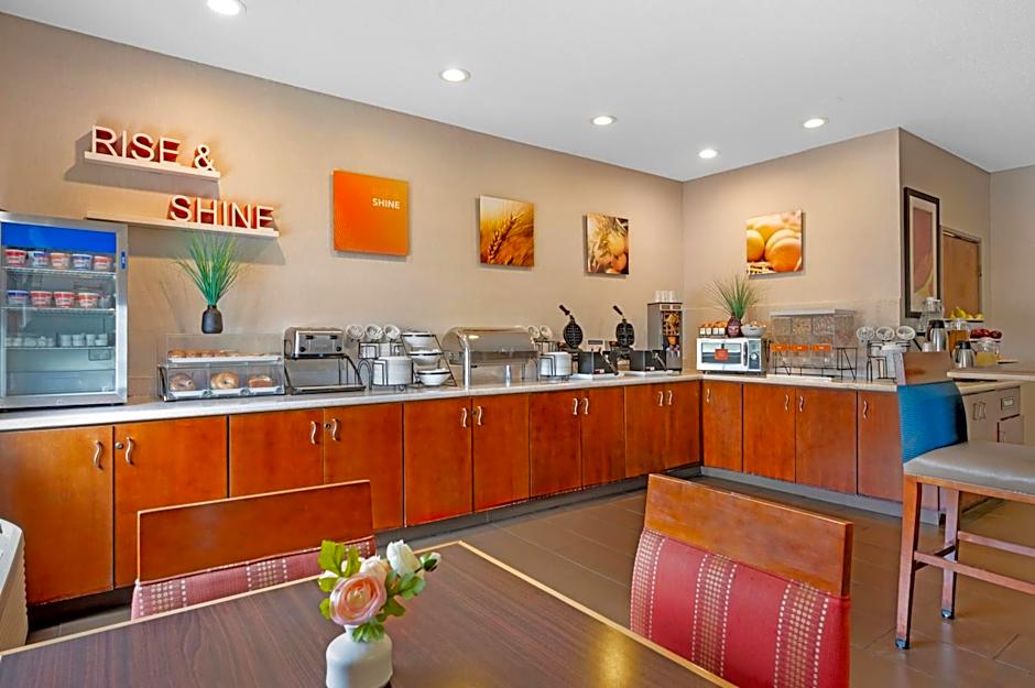 Comfort Inn & Suites North Greenfield